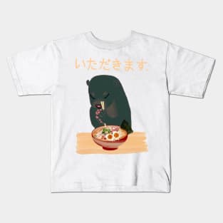 cute otter eats ramen Kids T-Shirt